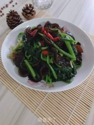 木耳拌菠菜的做法步骤:8