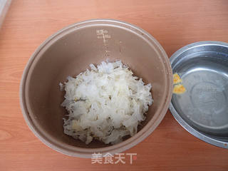 银耳南瓜羹的做法步骤:2
