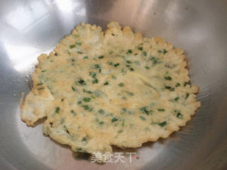 韭香鸡蛋饼的做法步骤:9