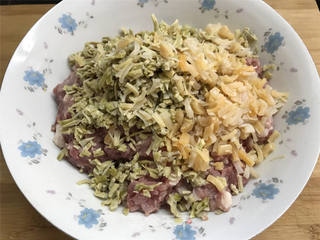 鲜肉大馄饨的做法步骤:3