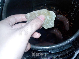 黑豆雪梨汤的做法步骤:5