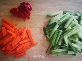 〈快手又好做的素菜〉~凉拌腐竹的做法步骤:3
