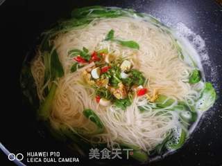 #团圆饭#鸡毛菜卤蛋清汤面的做法步骤:8