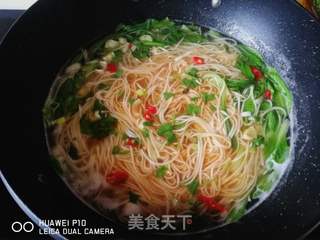 #团圆饭#鸡毛菜卤蛋清汤面的做法步骤:9