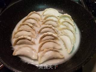 煎饺的做法步骤：3