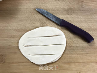 饺子皮版排叉的做法步骤:3
