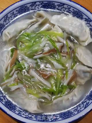 竹笋菇柳叶水饺的做法步骤:5