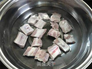 香菇排骨焖饭的做法步骤:2