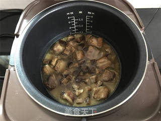 香菇排骨焖饭的做法步骤:9