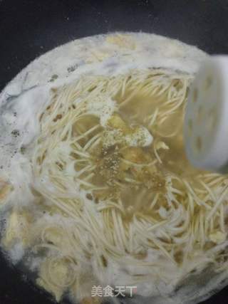 虾仁滑蛋面的做法步骤:7