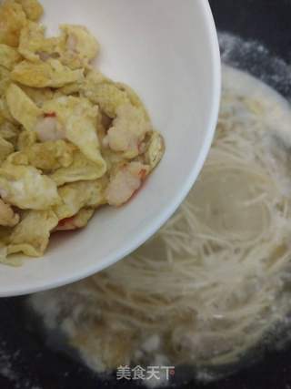 虾仁滑蛋面的做法步骤:8