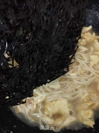 虾仁滑蛋面的做法步骤:9