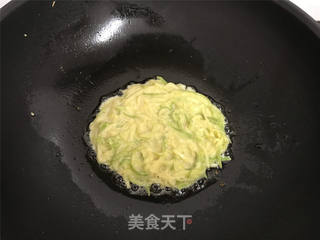 西葫芦鸡蛋饼的做法步骤:6