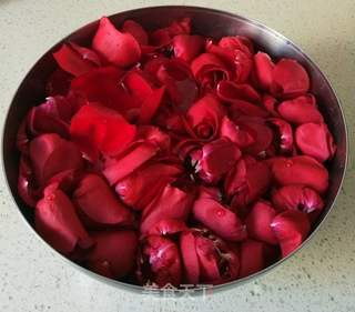 自制玫瑰花酱的做法步骤:2
