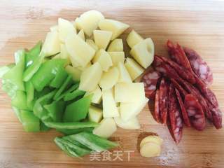 腊味土豆焖饭的做法步骤:2
