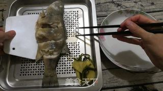 清蒸鲈鱼(蒸箱版)的做法步骤:8