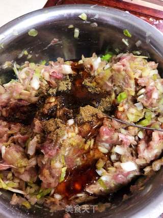 牛肉韭黄饺子的做法步骤:3