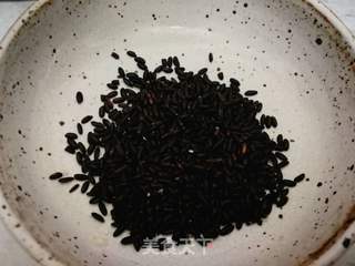 山药核桃紫米黑豆浆的做法步骤:3