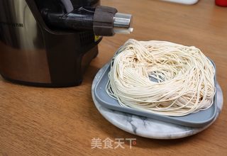 排骨扁豆土豆焖面的做法步骤：1