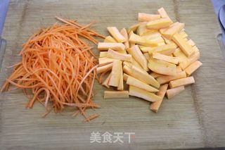 排骨扁豆土豆焖面的做法步骤：2