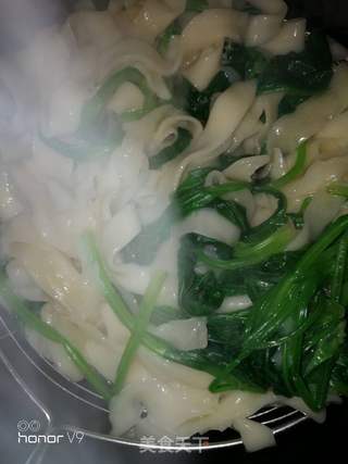 排骨汤面的做法步骤：5