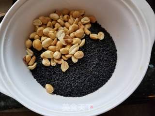 花生芝麻糊的做法步骤:3