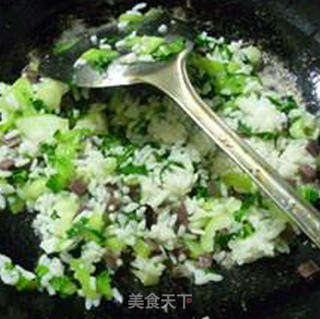 青菜黑米年糕炒饭的做法步骤：10