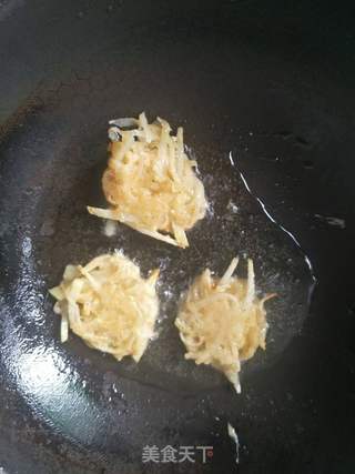 土豆丝小饼的做法步骤:7