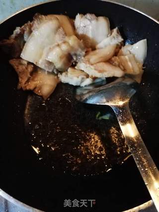 传统回锅肉的做法步骤:7