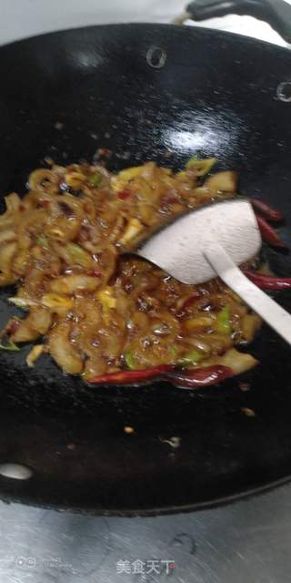 红薯炝猪皮的做法步骤:4