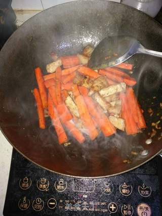 胡萝卜烧腐乳红肉的做法步骤:11