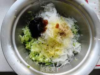 萝卜粉丝抱蛋煎饺的做法步骤:19