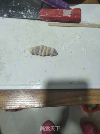 毛毛虫小馒头的做法步骤:5
