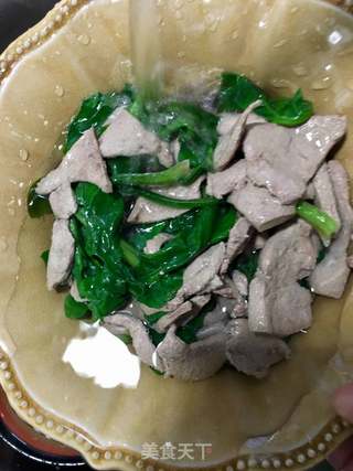 菠菜猪肝粥的做法步骤:13