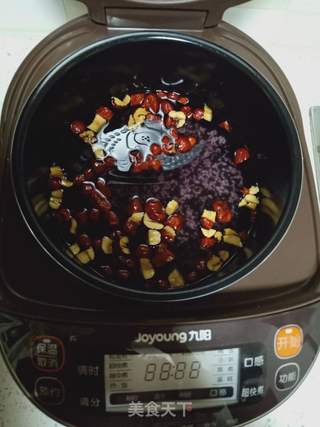 红枣黑米粥的做法步骤:5