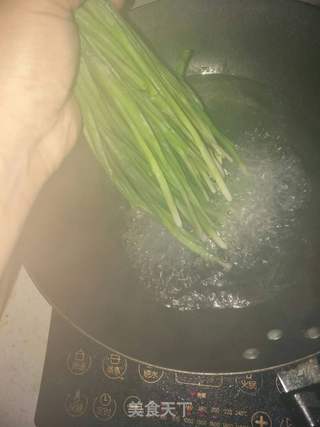 香烤韭菜圈的做法步骤:4