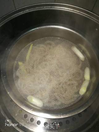 水晶猪皮冻的做法步骤:8