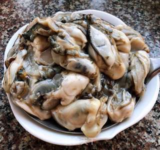 涝汁拌生蚝的做法步骤:2
