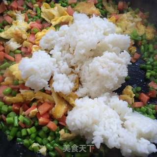 蒜苔蛋炒饭的做法步骤:7