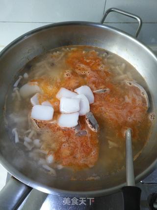 海鲜菌菇年糕汤的做法步骤:11