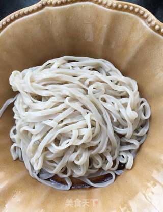 苔菜肉丁过水面的做法步骤:6