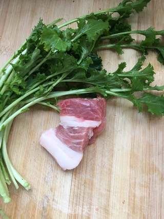 苔菜肉丁过水面的做法步骤:7