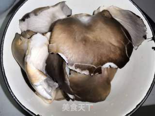 酥炸蘑菇的做法步骤:3