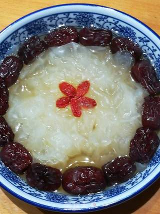 银耳红枣羹的做法步骤:4