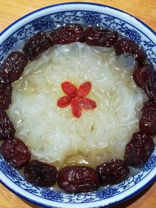 银耳红枣羹的做法步骤:5
