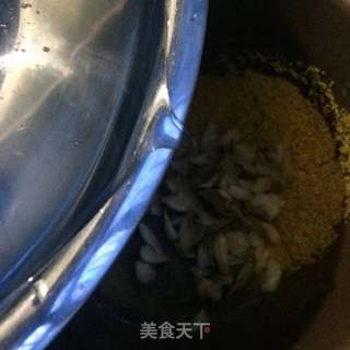 百合红枣小米粥的做法步骤:4