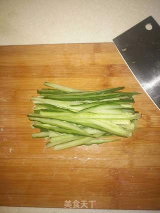 黄瓜豆芽拌粉丝的做法步骤:6