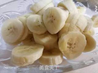 #西梅香蕉草莓沙拉的做法图解5