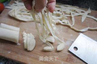 手擀面的做法步骤:6