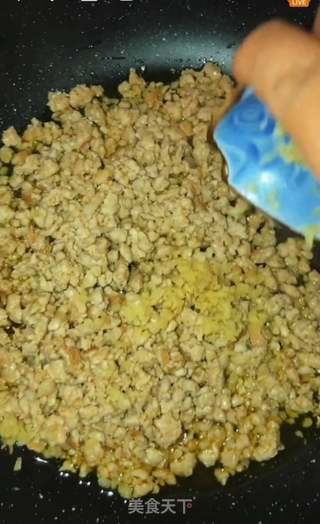 家常炸酱面的做法步骤：2